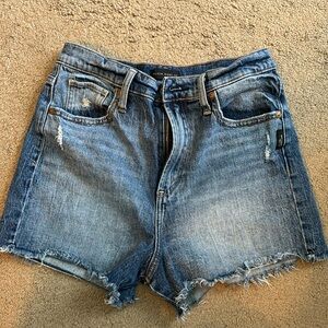 Silver Jeans Co Denim Shorts size 28